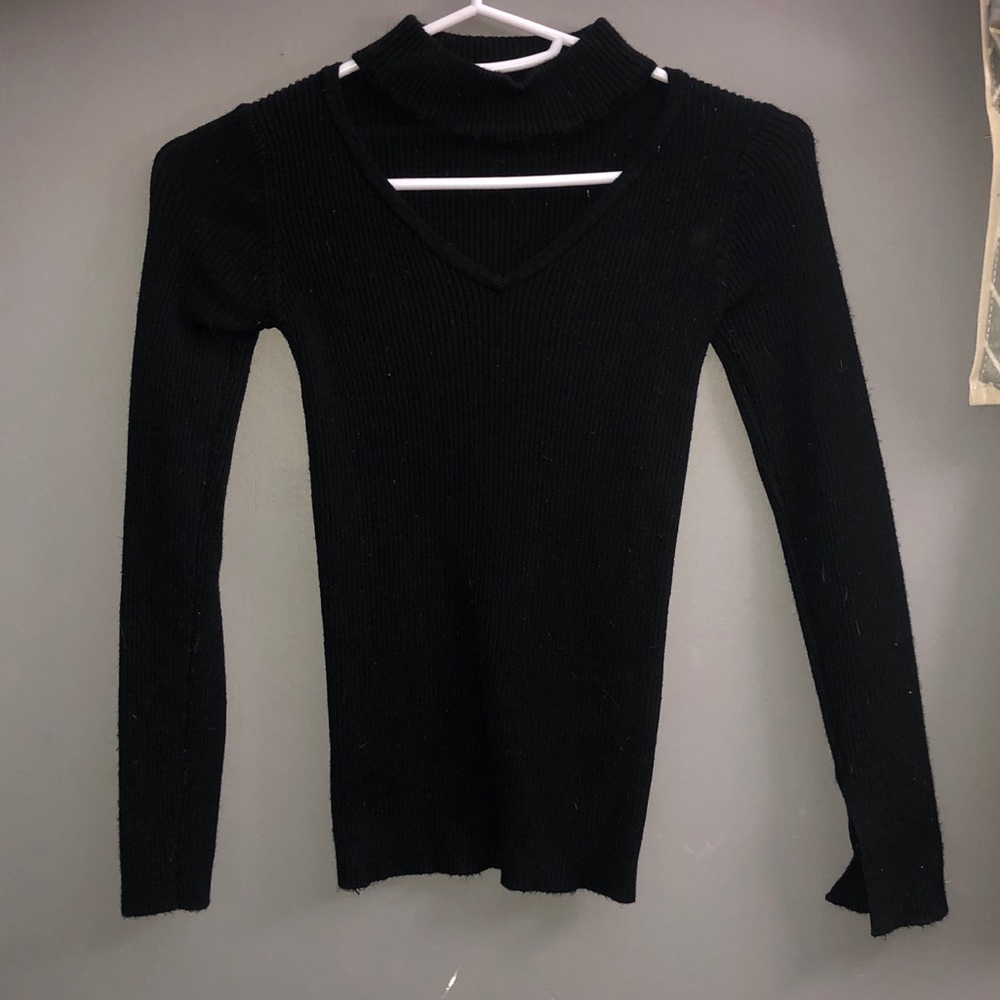 Choker neck sweater